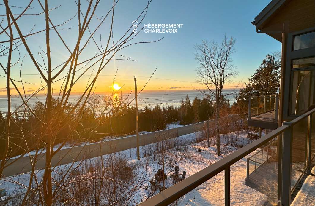 AUB-150 - Vue majestueuse sur le fleuve et le massif de Charlevoix